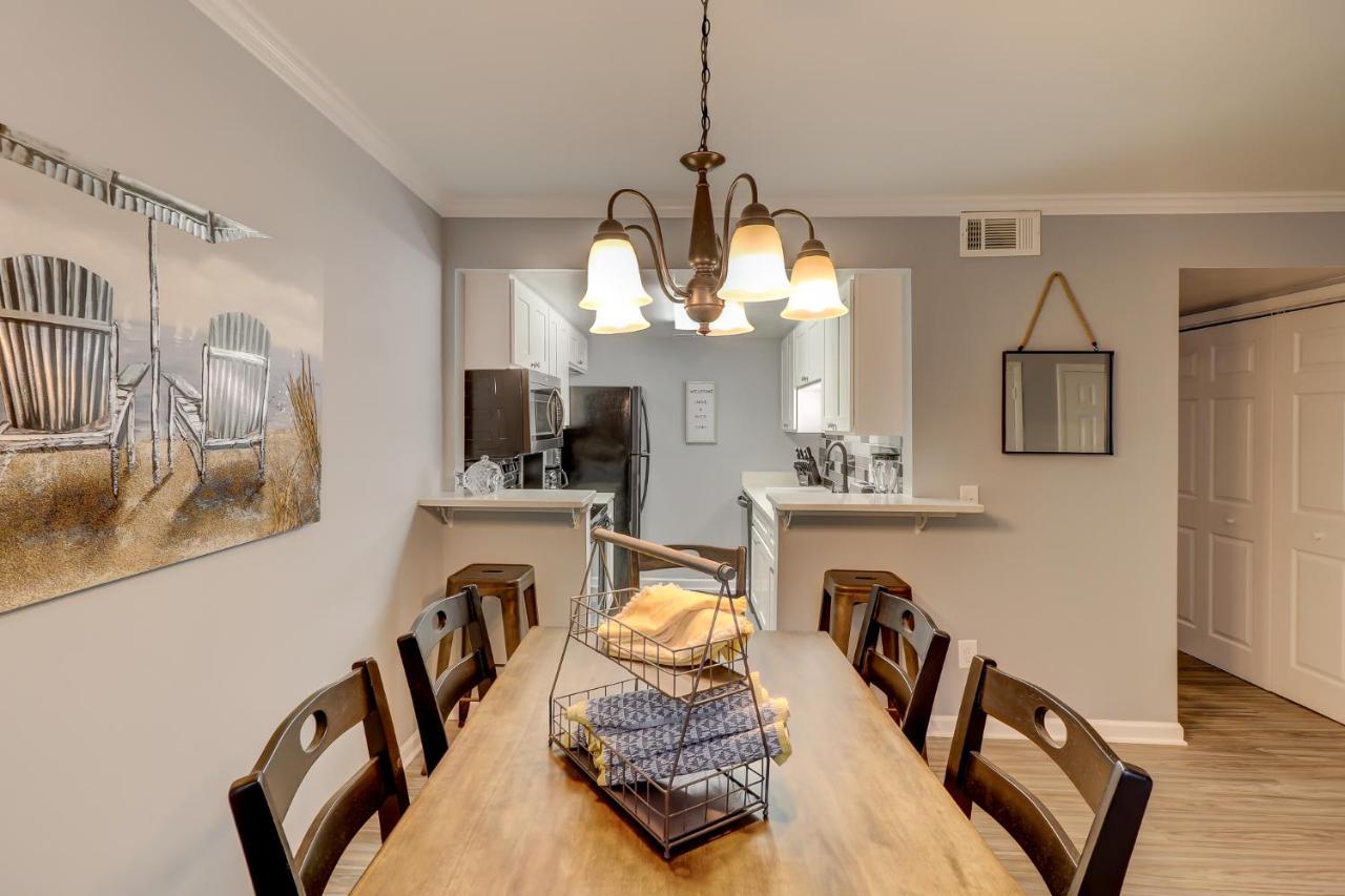 #111 Elaborate Condo Ideal Location 2Brm/2 Parking ฮิลตันเฮดไอส์แลนด์ ภายนอก รูปภาพ